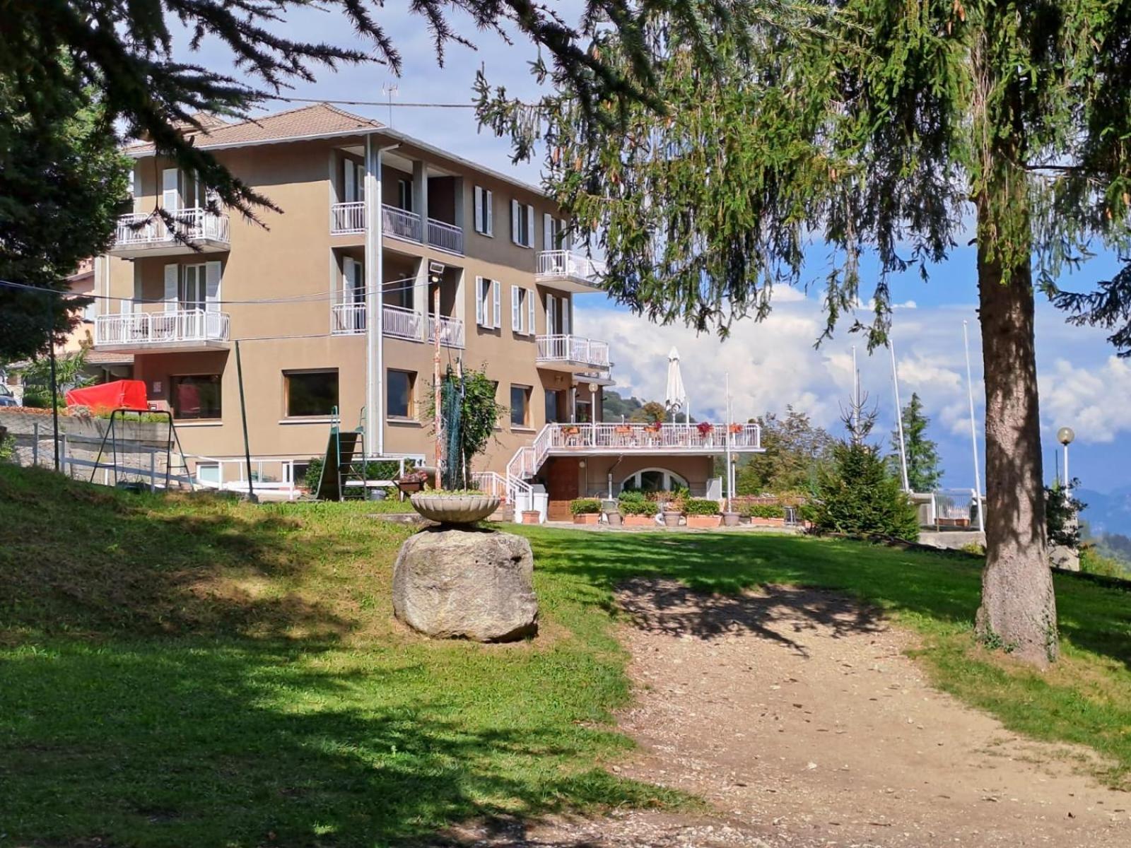 Provinciale 79 Hotell Magreglio Eksteriør bilde