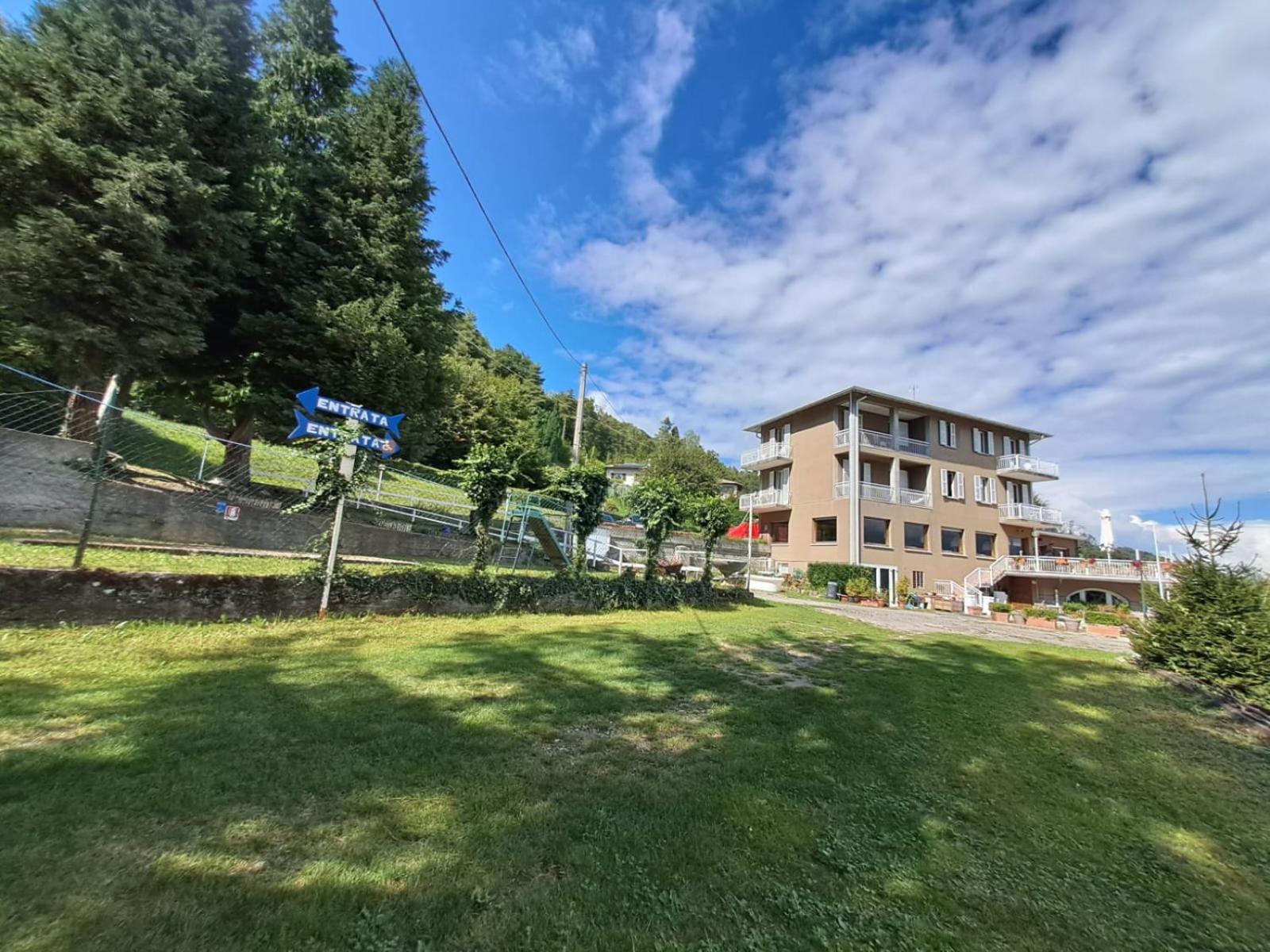 Provinciale 79 Hotell Magreglio Eksteriør bilde