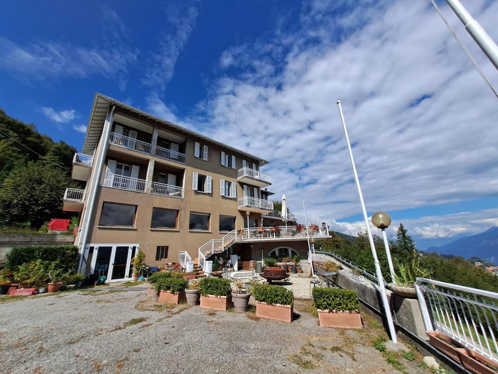 Provinciale 79 Hotell Magreglio Eksteriør bilde