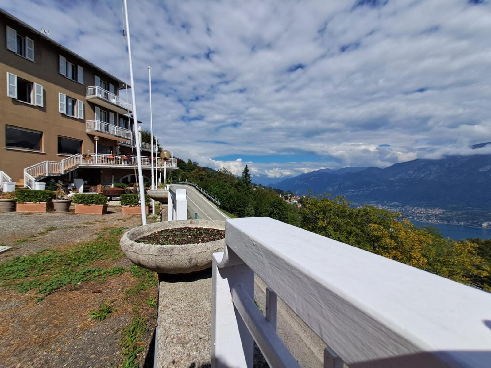 Provinciale 79 Hotell Magreglio Eksteriør bilde